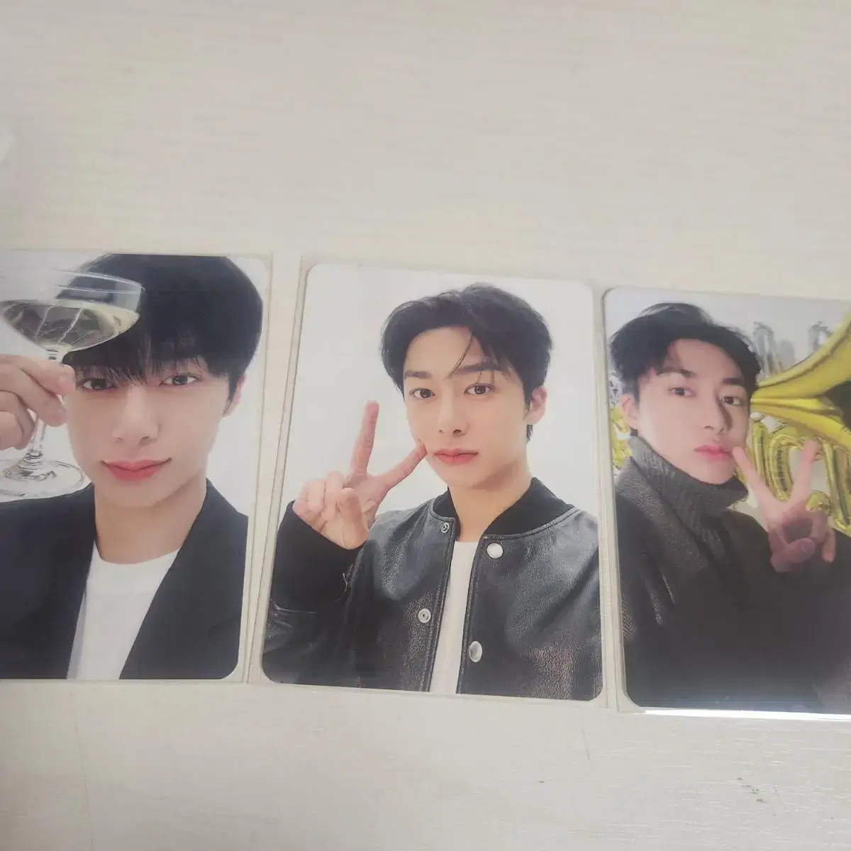 urgentnegotiable)monsta x monstax hyungwon givenchy photocard