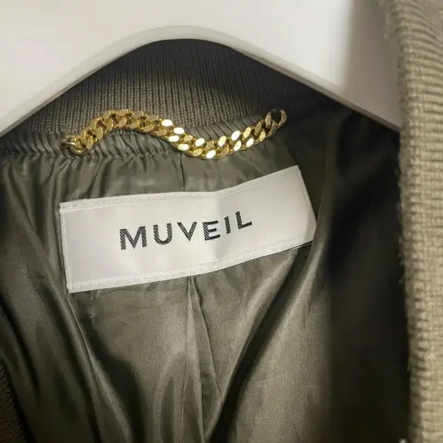 Muveil x beams x cluel 패딩 판매 합니다.