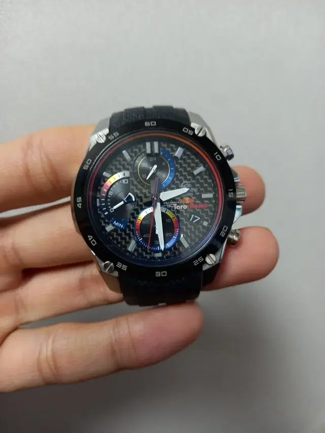 Edifice tororosso EFR-557TR