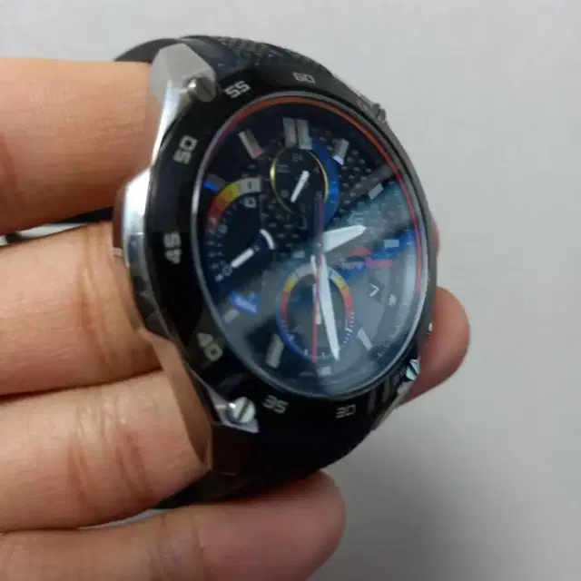 Edifice tororosso EFR-557TR