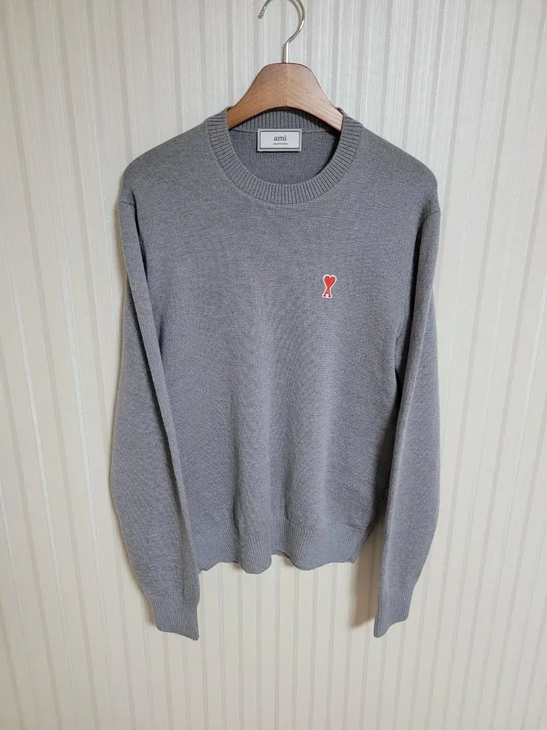 [L]. Army Gray Heart Embroidered Wool Knit 220416