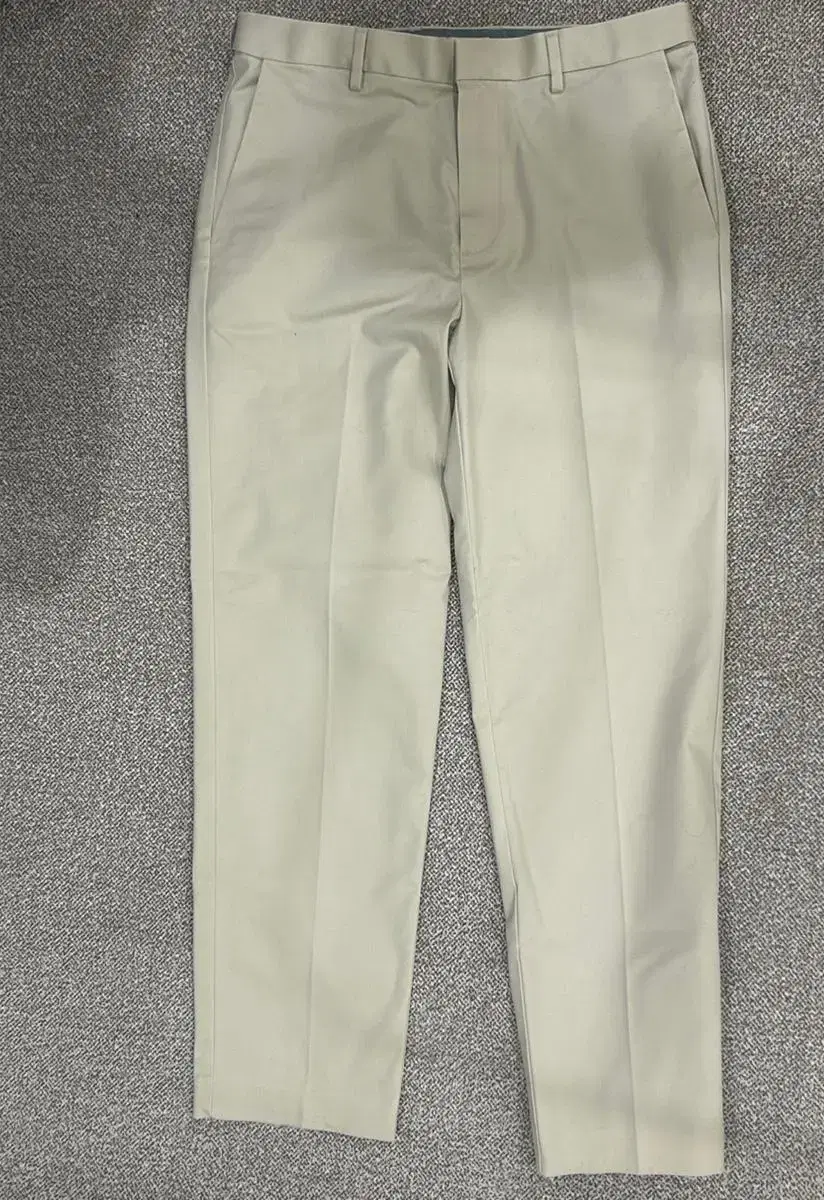 Giordano Chino Pants sells