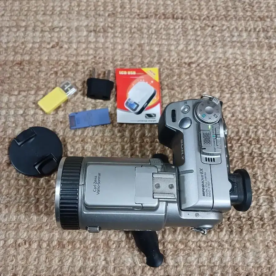 SONY DSC F707 디지털카메라