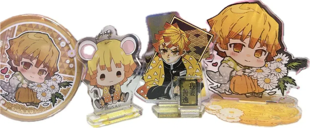 Demon Slayer Zenitsu Goods Acrylic, Keyring, and Can Badge Set