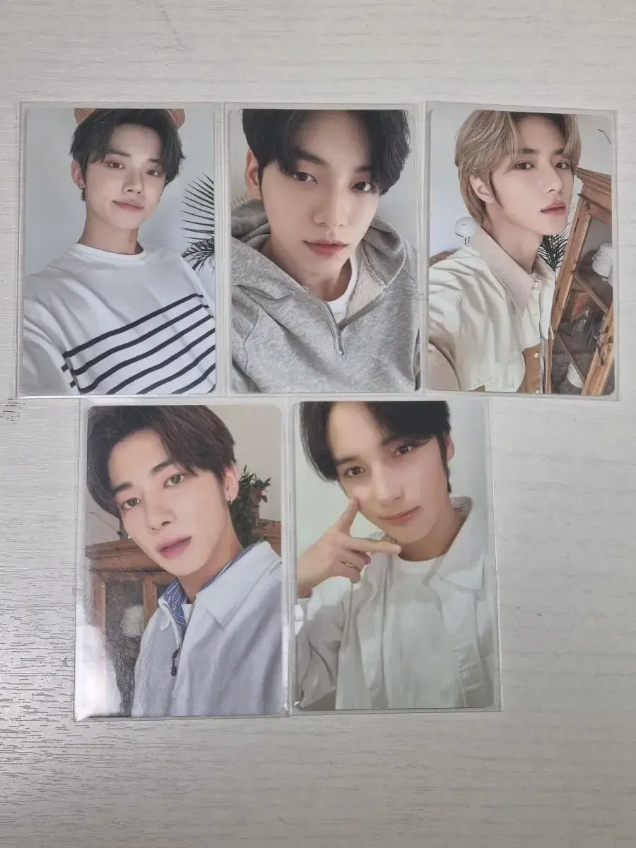 급처/가격인하!/덤max)투바투 2023 season's greetings 홈버전 photocard 팔아요