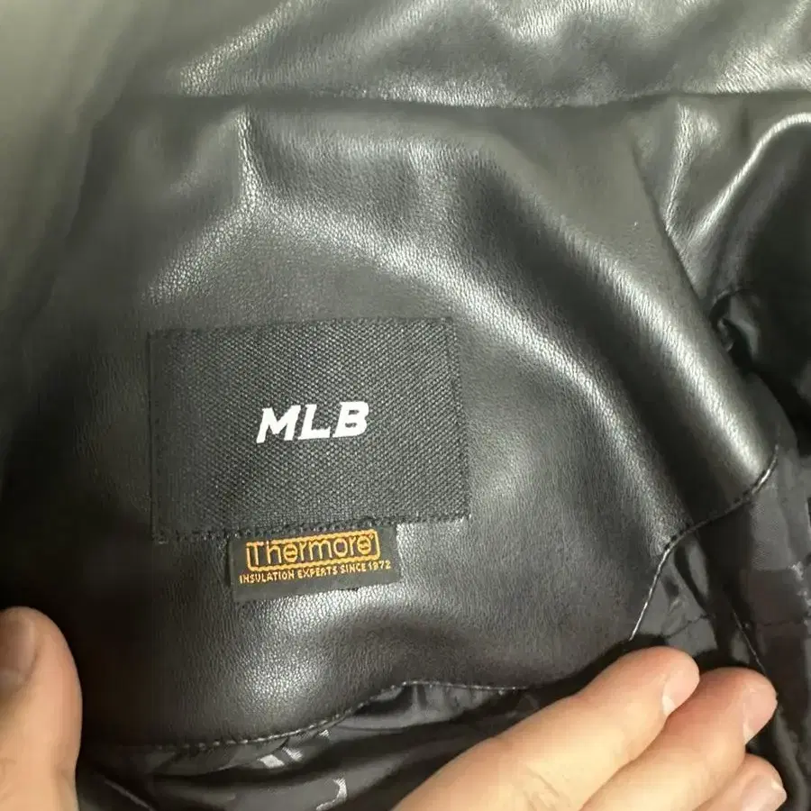 현재품절) mlb 비건 레더 점퍼 블랙 s