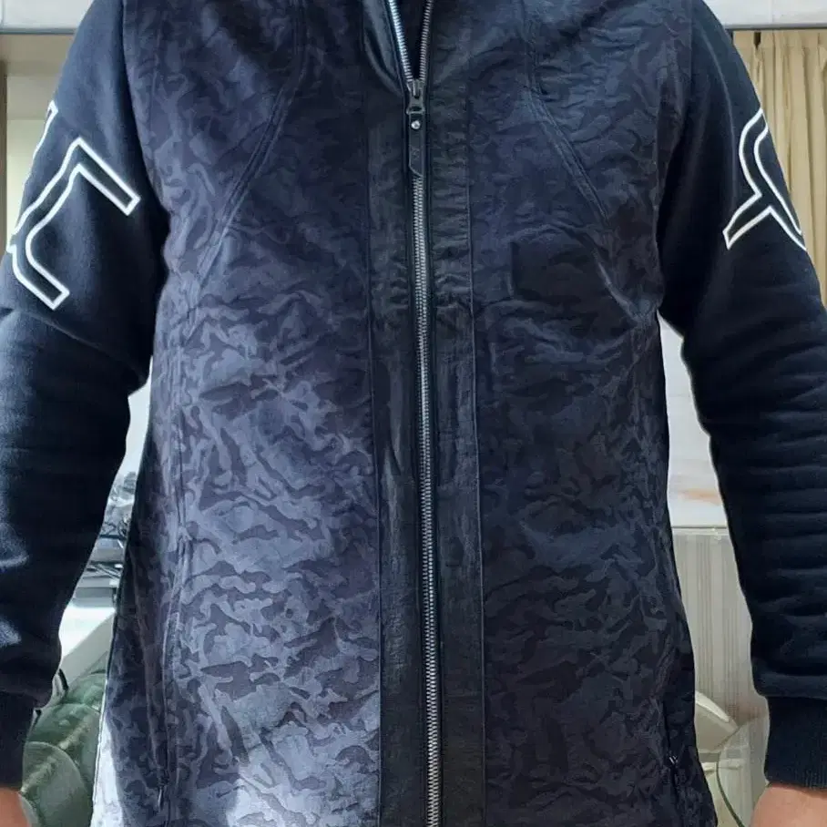 PXG  다크니스 high collar vest (S, XL)