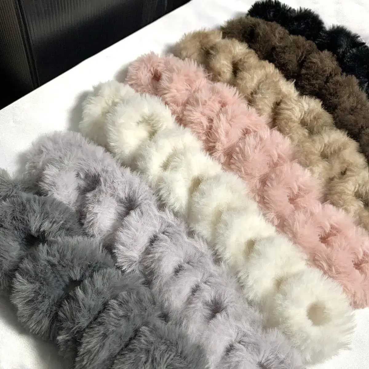 [Same-day shipping] Handmade mink fur donut hair scrunchies, hair bands, and hair ties