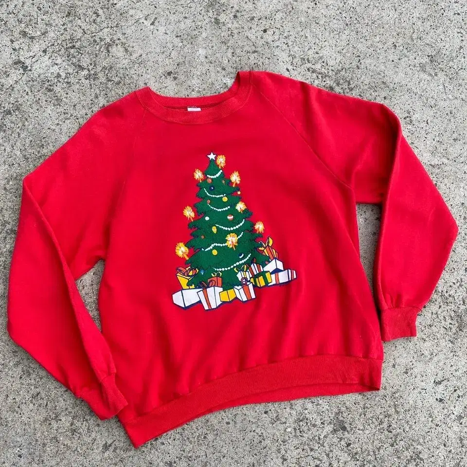 90's Christmas tree sweatshirt