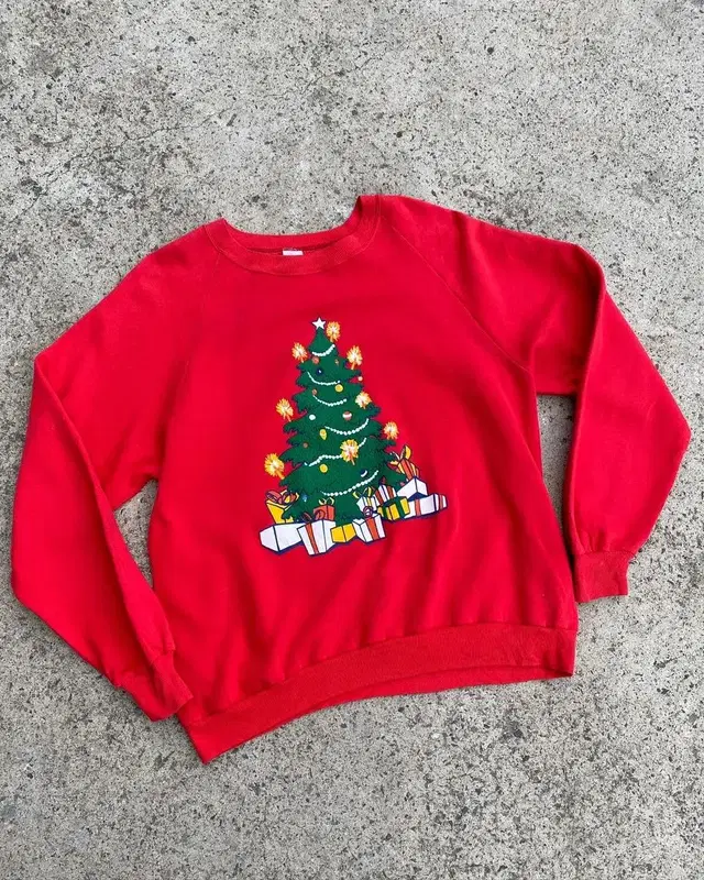 90's Christmas tree sweatshirt