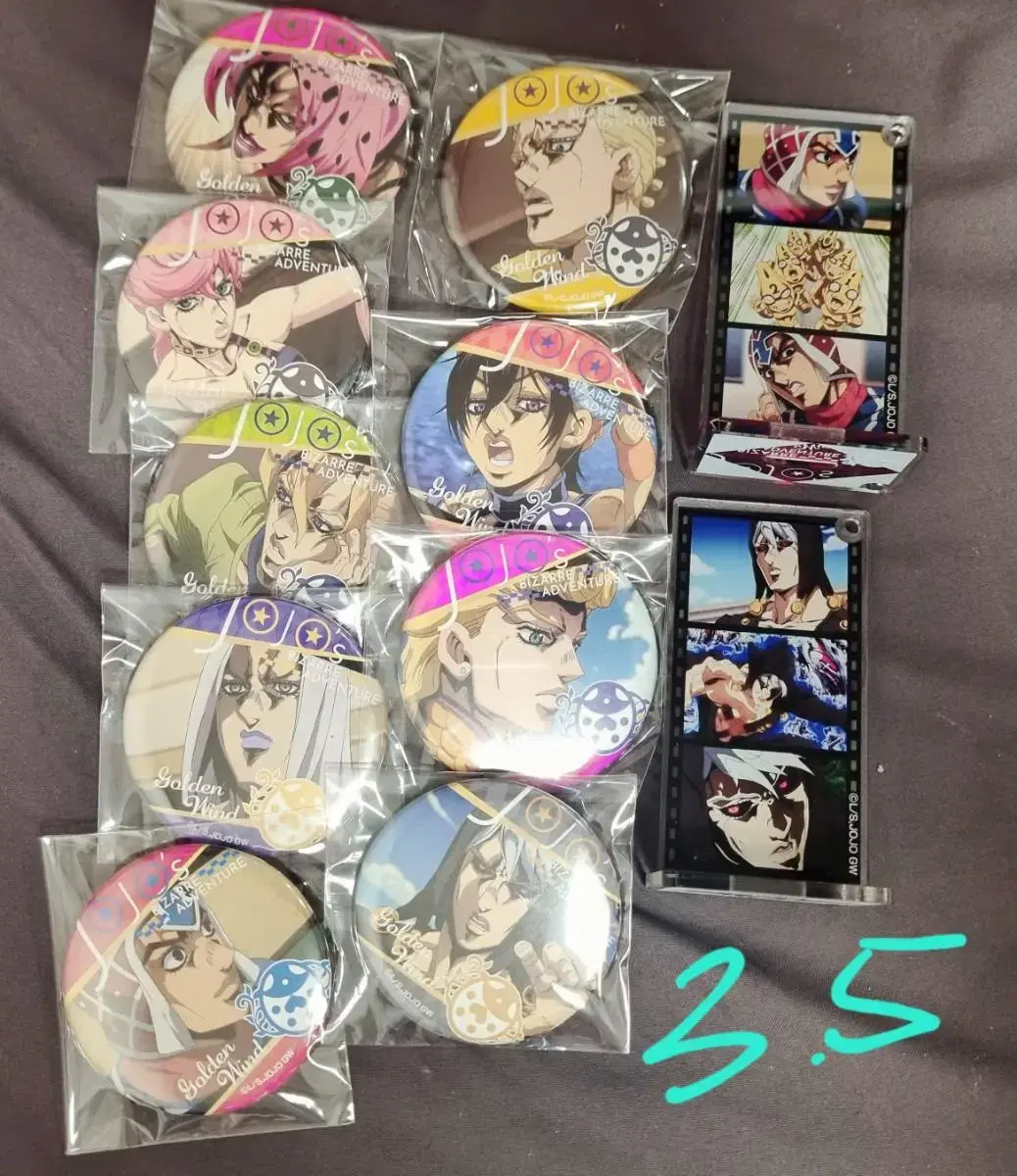 I sell JoJo's Bizarre Adventure Part 5 and 6 acrylics, can badges, kard and other merchandise.