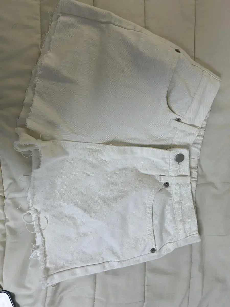 Butterfly Vintage White Shorts