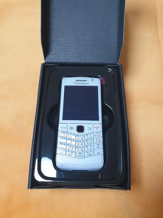 BlackBerry 9100  블랙베리 9100 펄화이트 신품풀박 SK용