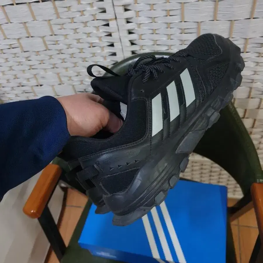 ADIDAS 아디다스 락카디아 트레일 트레킹화 255mm