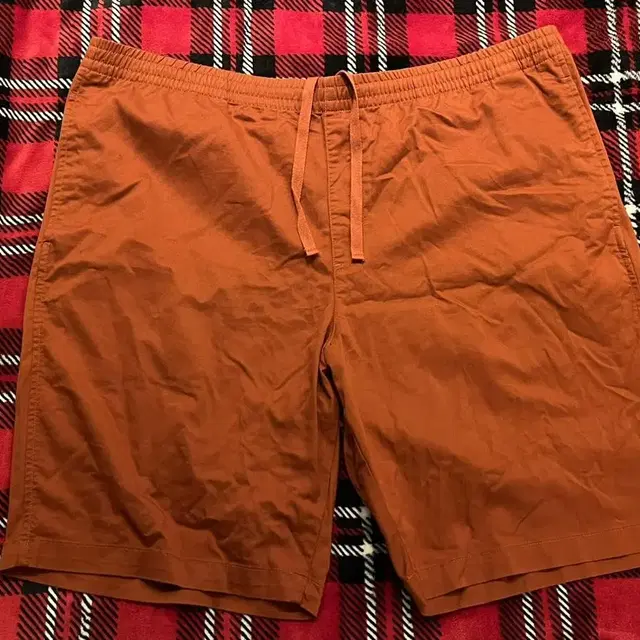 Uniqlo Dry Stretch Orange Easy Shorts