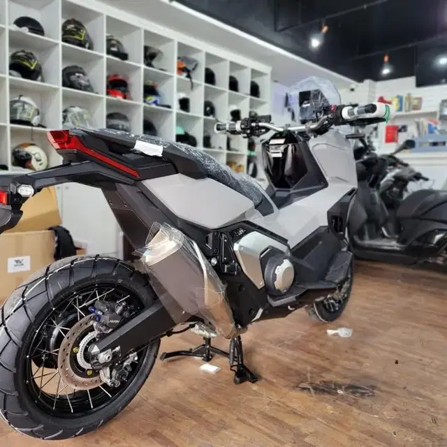 (신차) 2023년식 혼다 X-ADV 750 판매합니다.