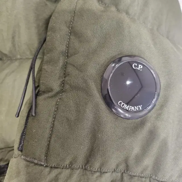 CP COMPANY 패딩 정품 95사이즈