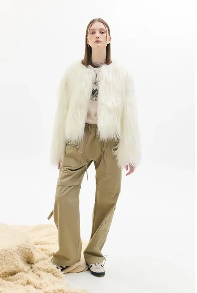 라티젠 LX LONG HAIR FUR JACKET (IVORY)