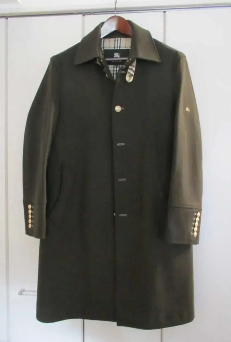 Burberry Black Belle long coat for Men M