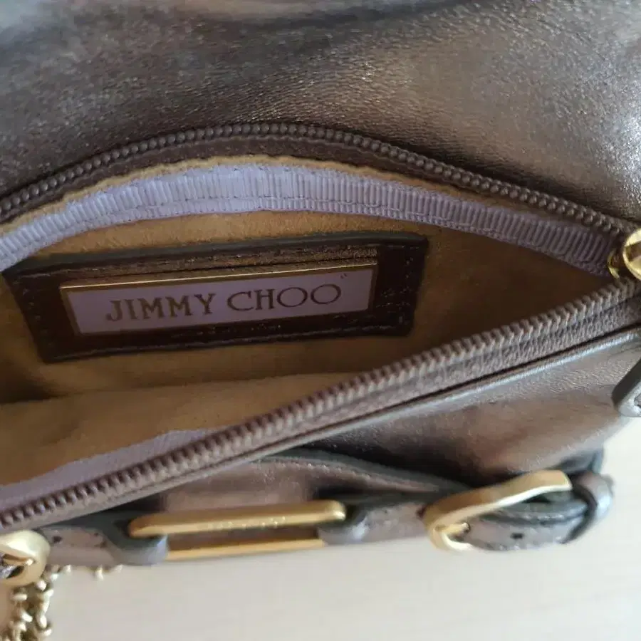 JIMMY CHOO 지미 추 골드 체인 미니 크로스 백