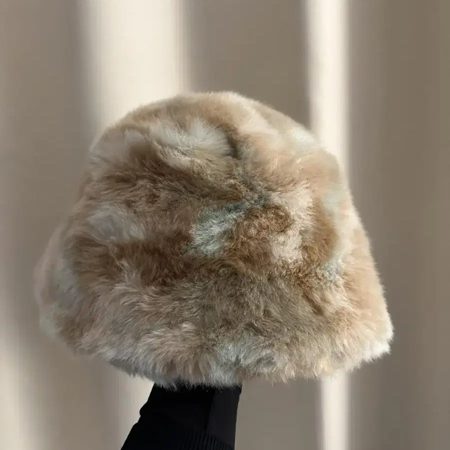 포에지담 Fur meatel hat 퍼 버킷햇