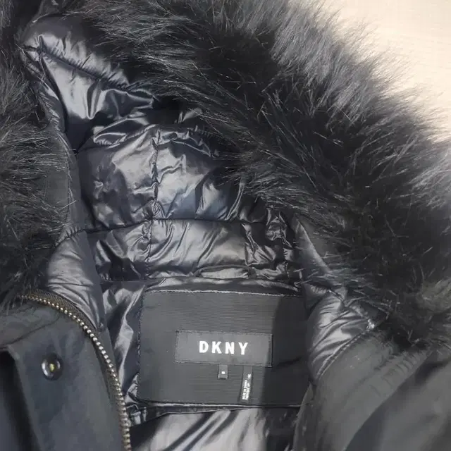 DKNY 헤비다운 거의새거