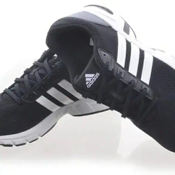 ADIDAS 아디다스 아큅먼트 10 EM 운동화 255mm