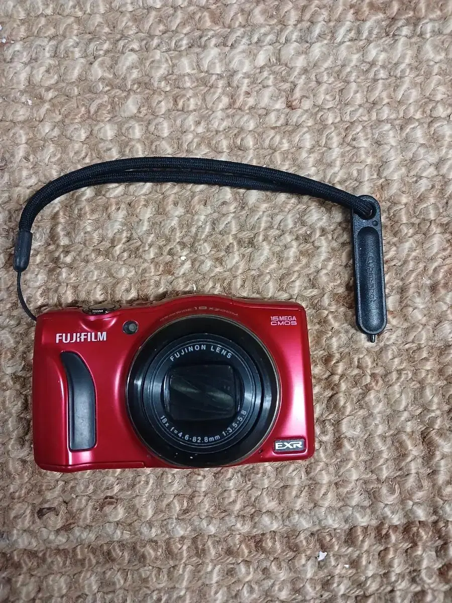 FUJIFILM F820 EXR Digital Camera