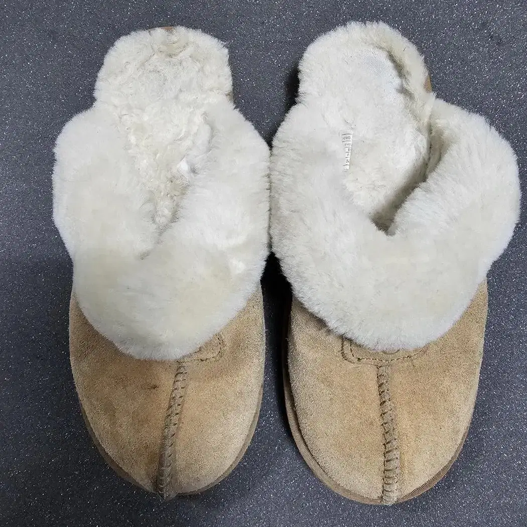 Ugg 슬리퍼 220mm