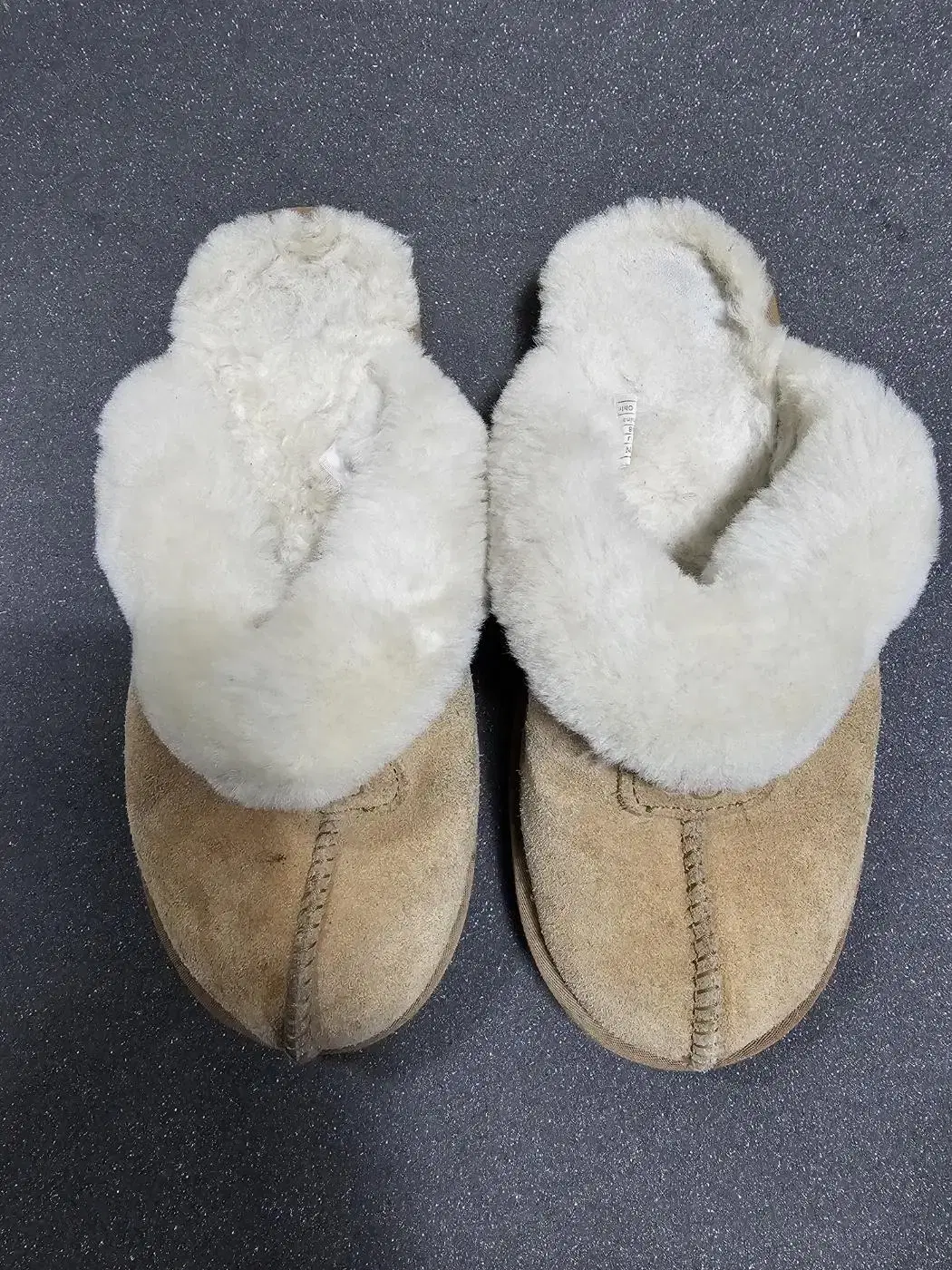 Ugg 슬리퍼 220mm