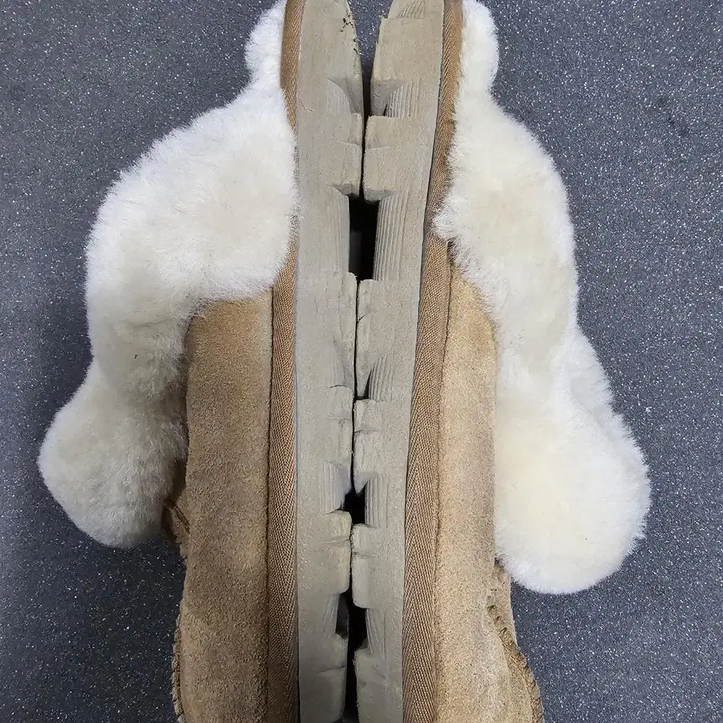 Ugg 슬리퍼 220mm