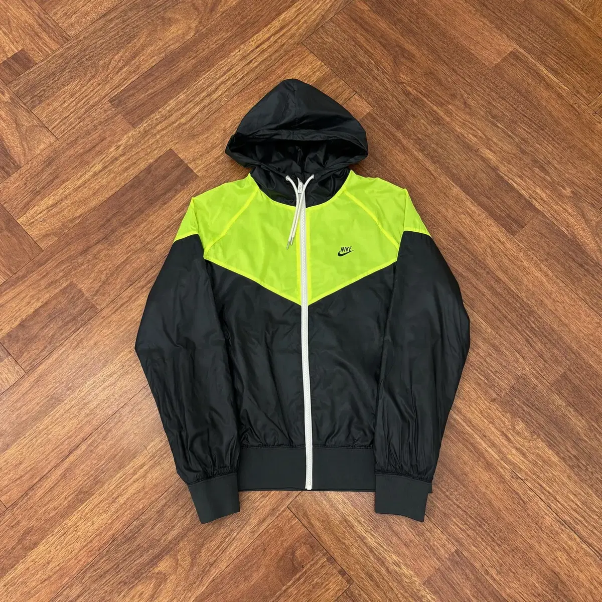 L Nike Windrunner Hooded Windbreaker Jacket