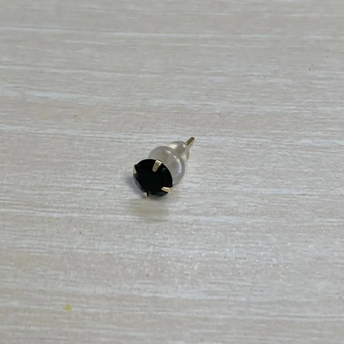 (정품) 14k 베이직 큐빅 금귀걸이 4mm(블랙) 판매합니다.