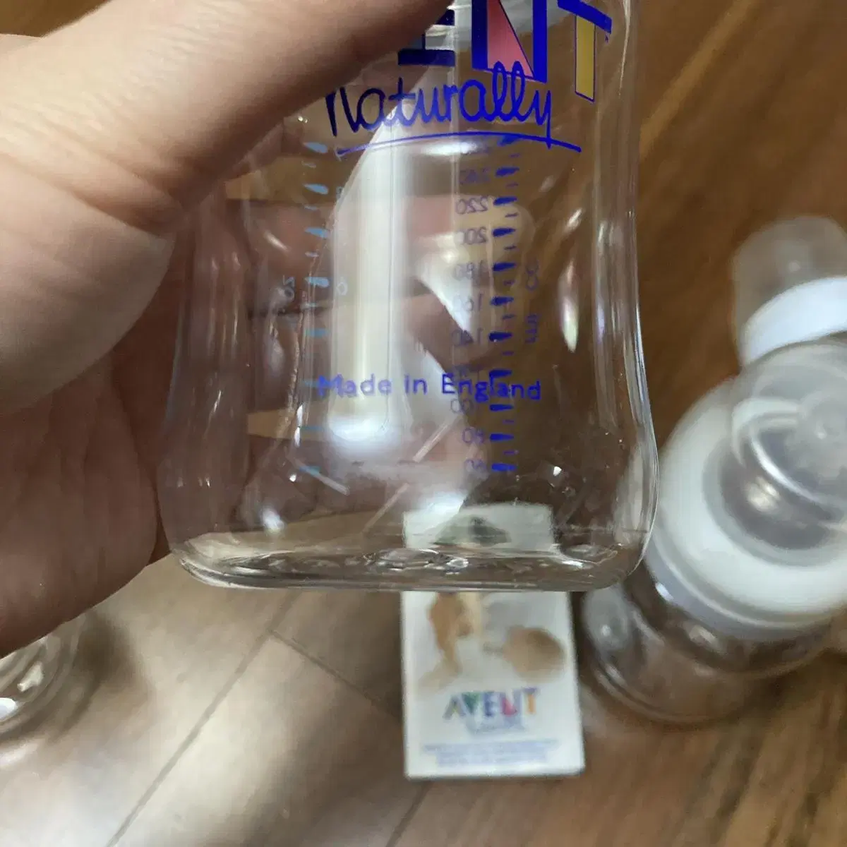 아벤트 네추럴 젖병 260ml 4개 일괄 판매합니다 (새제품)