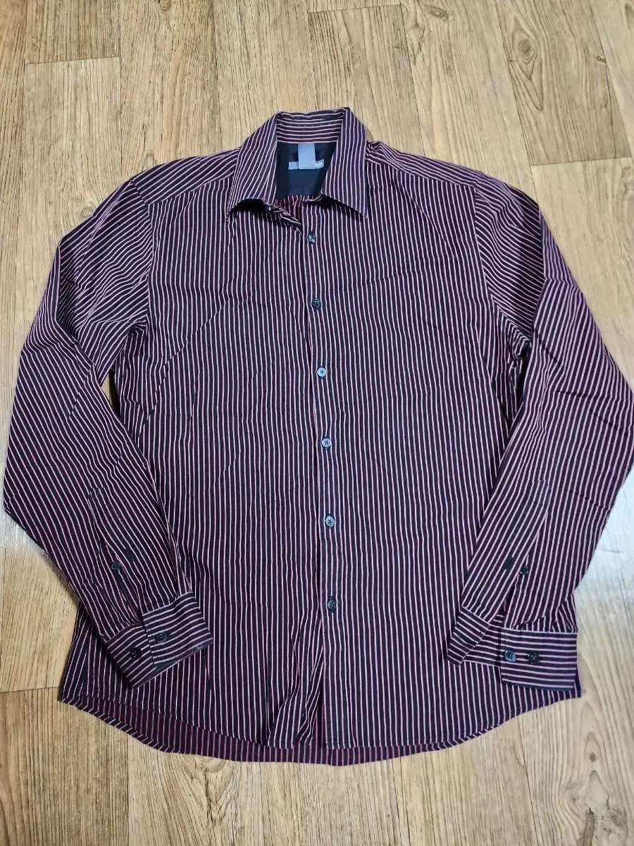 H&M Men's size 95 long-sleeved shirtSouth