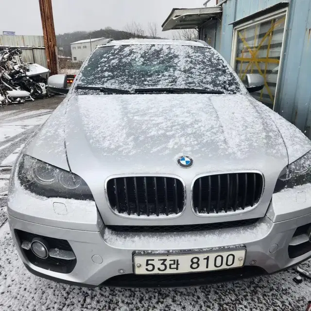 bmw  x6  10년식  부품각개판매합니다