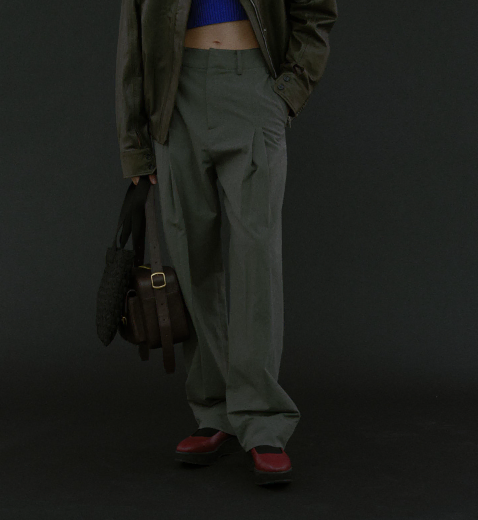 [에토스] PINTUCK CHINO PANTS KHAKI GREY