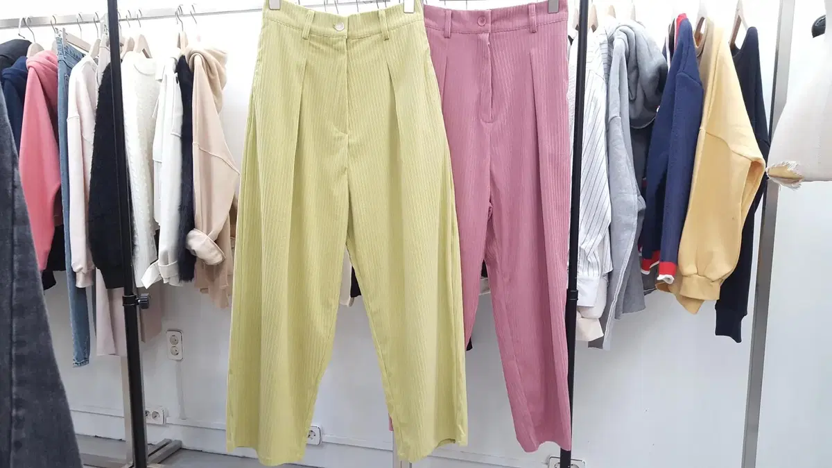 X Waistband Corded corduroy Gold pin-tuck pants High-waisted wide pants Straight pants Balloon pants