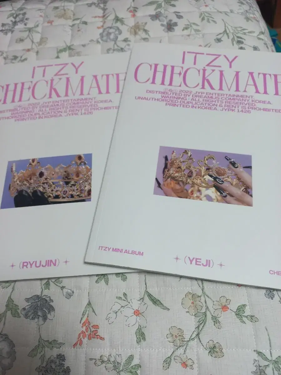 itzy ryujin yeji Checkmate unsealed album photobook Sell