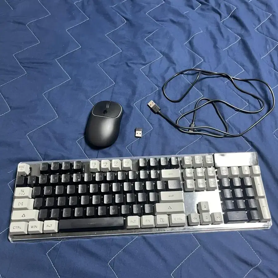 magegee V550 gray&black 급처 네고 가능