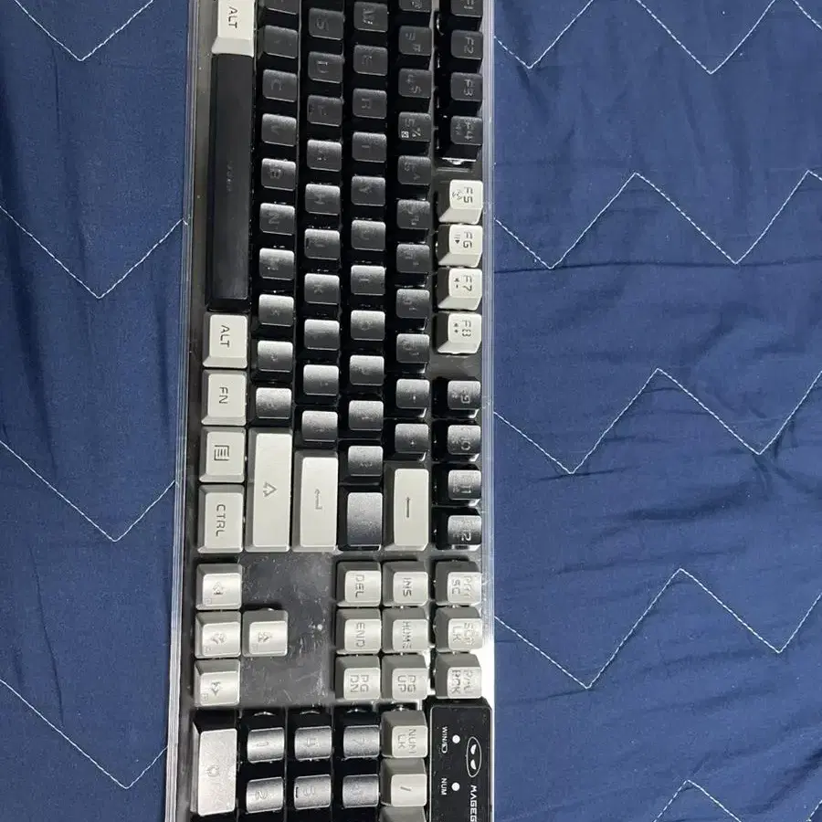 magegee V550 gray&black 급처 네고 가능