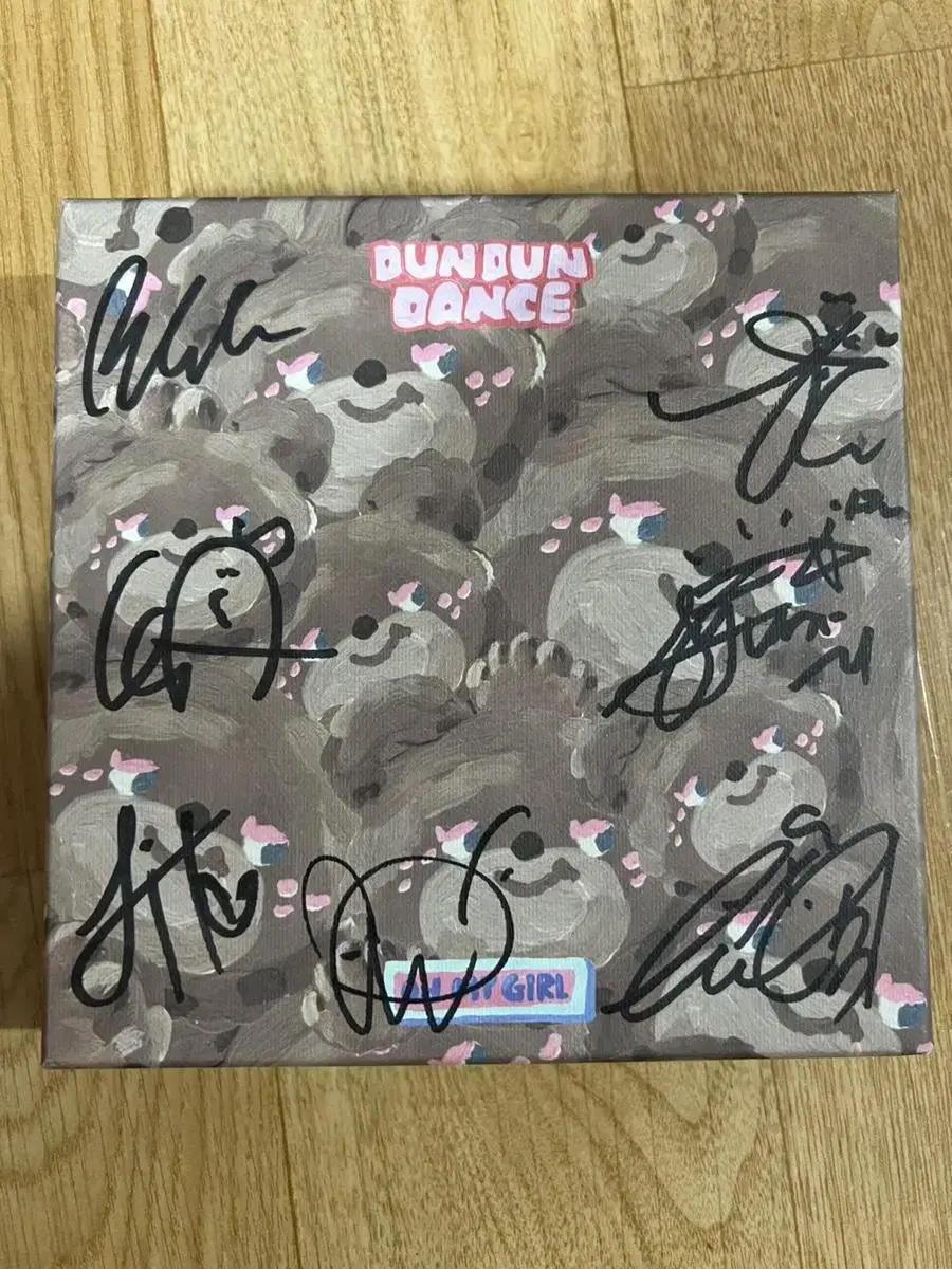 OH MY GIRL Handwritten sign Album