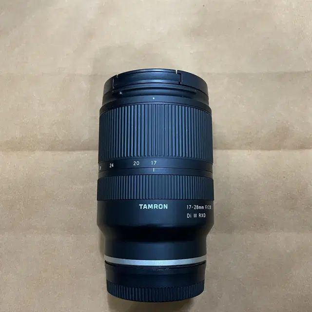 탐론 17-28mm F/2.8 Di III RXD 소니마운트