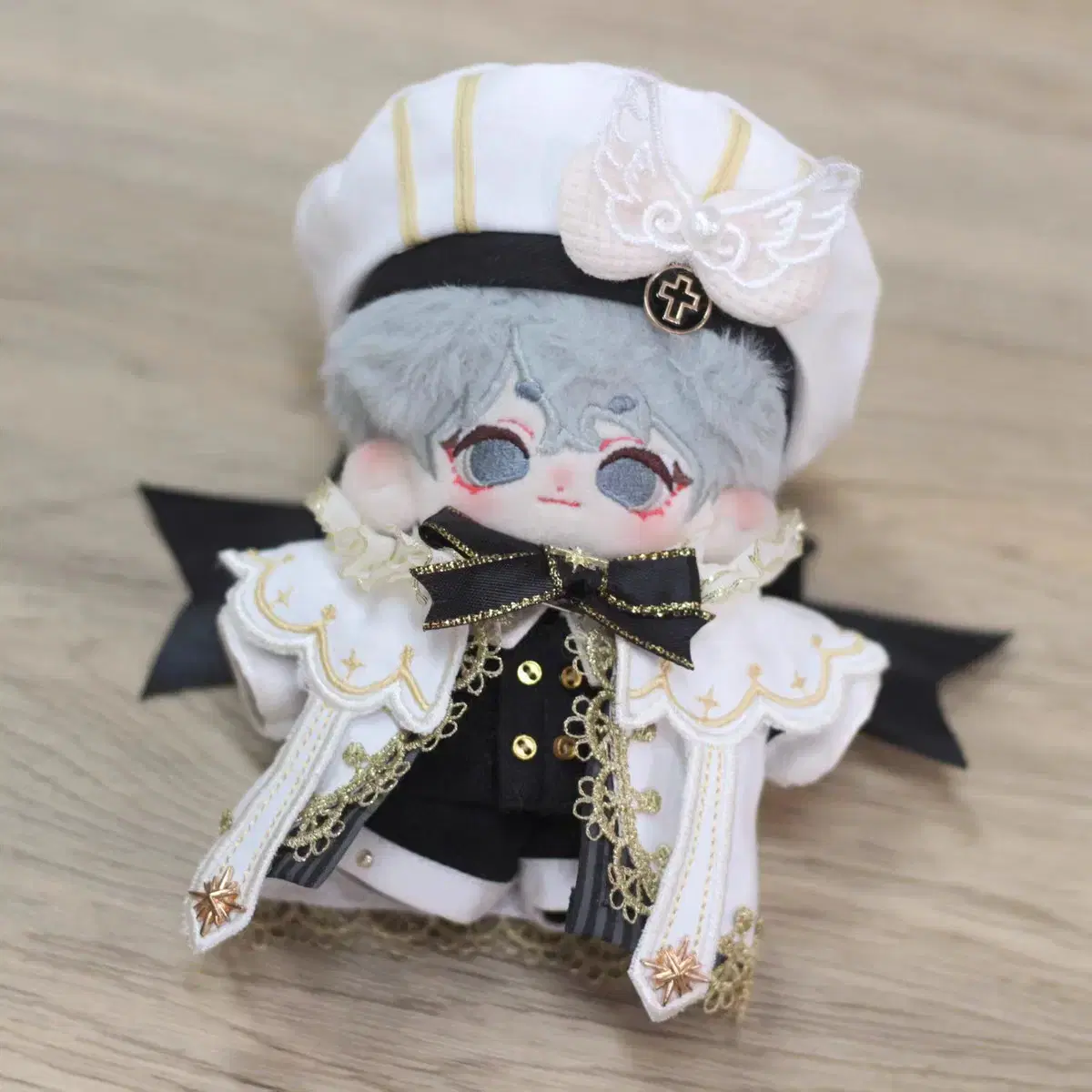 10 cm in-kind doll clothes closet