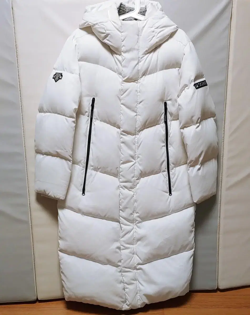 [S] Descent Goose Long Padded Jumper White1046