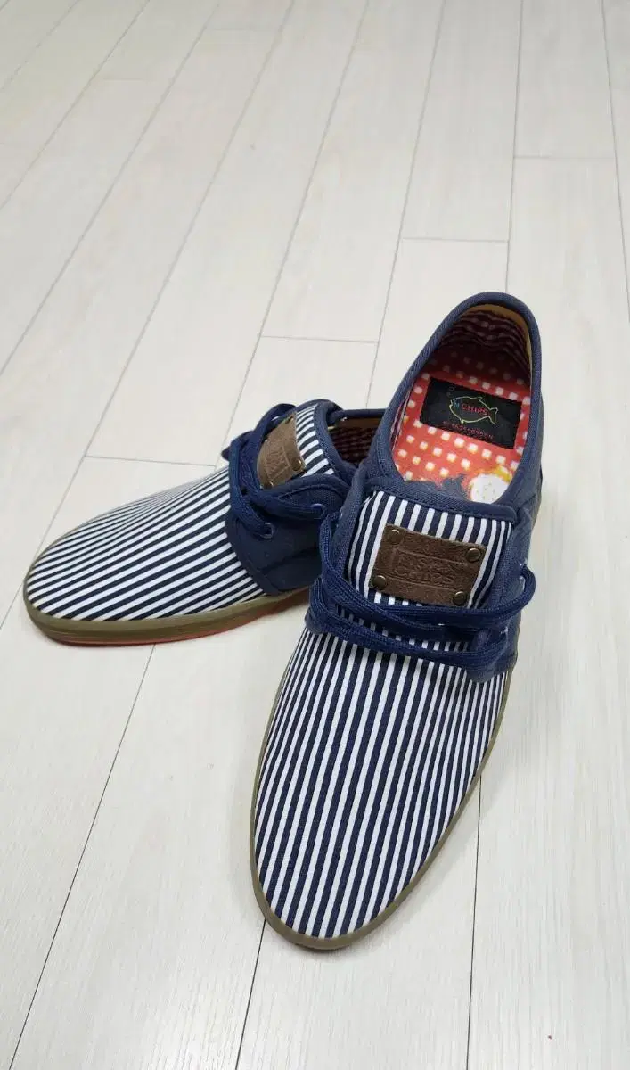 FISH 'N' CHIPS FOOTWEAR 스니커즈 285