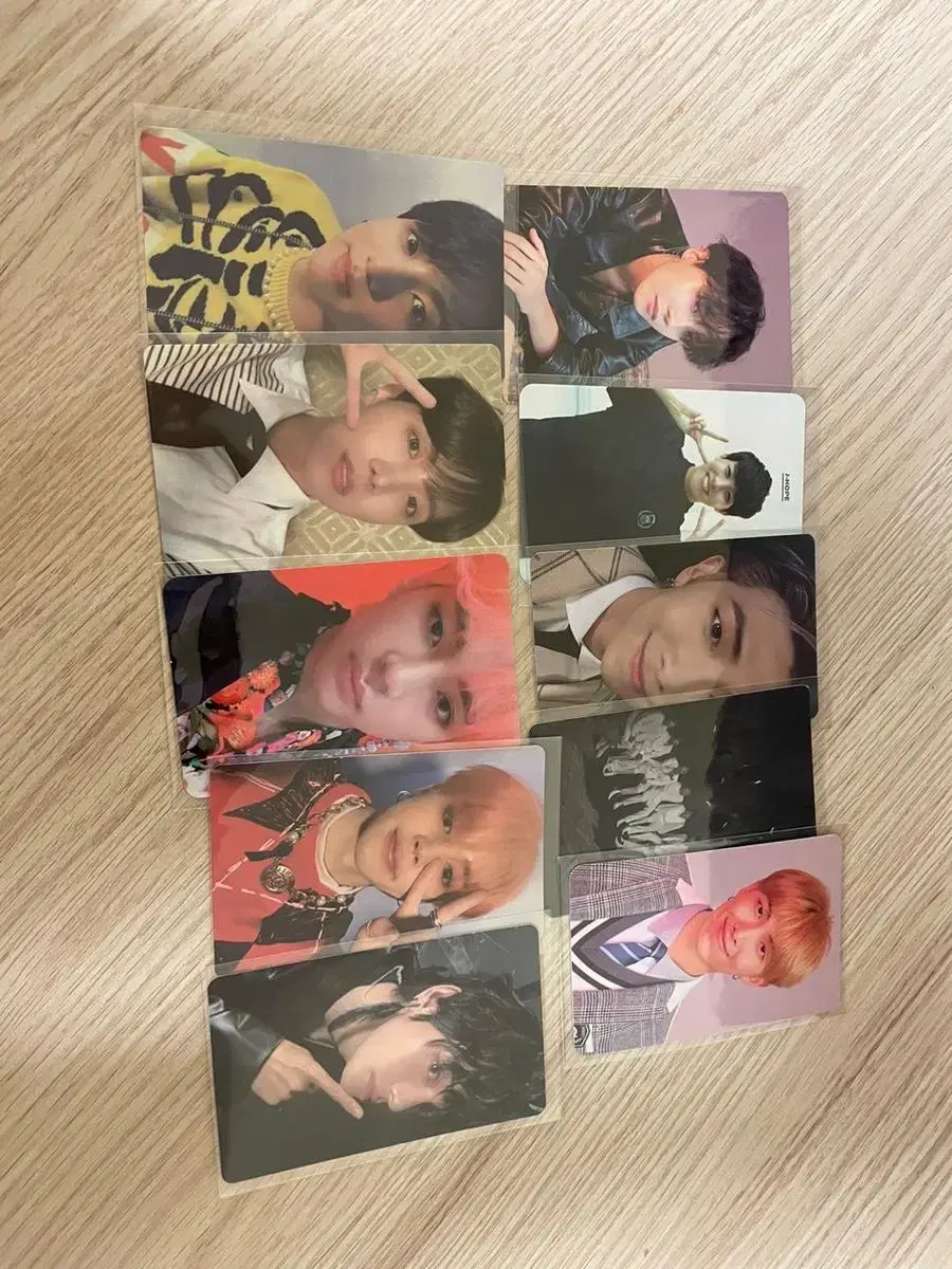 I'm in need of a bangtan photocard (horror)!