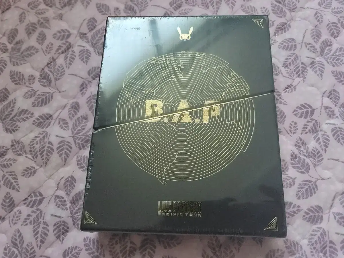 비에이피 B.A.P 첫 투어 DVD 미개봉 팝니다.