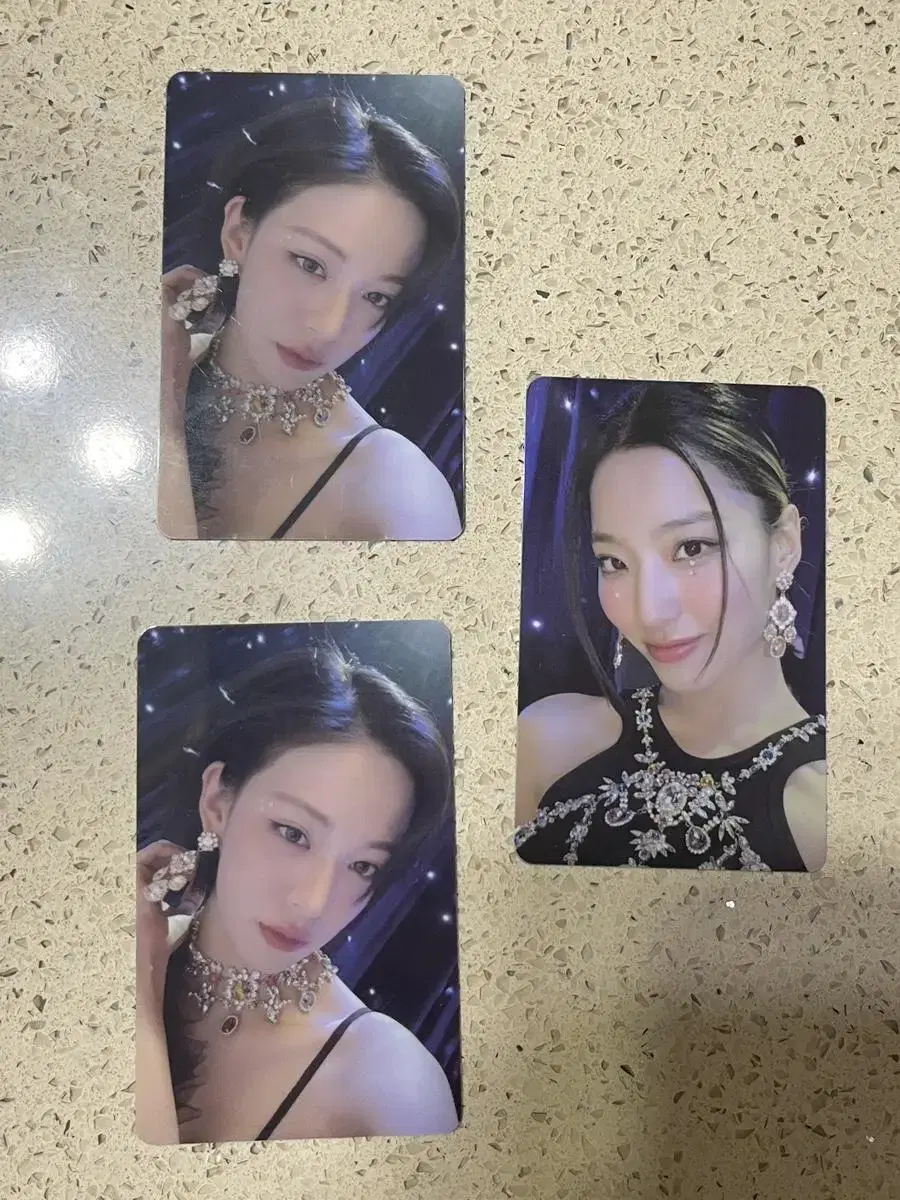 Fromis 9 photocard pops up