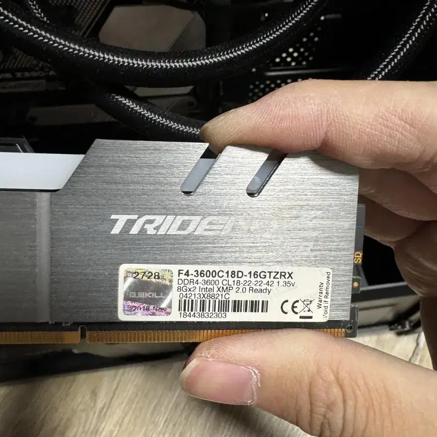 초고사양 컴퓨터 i7 9700k z390